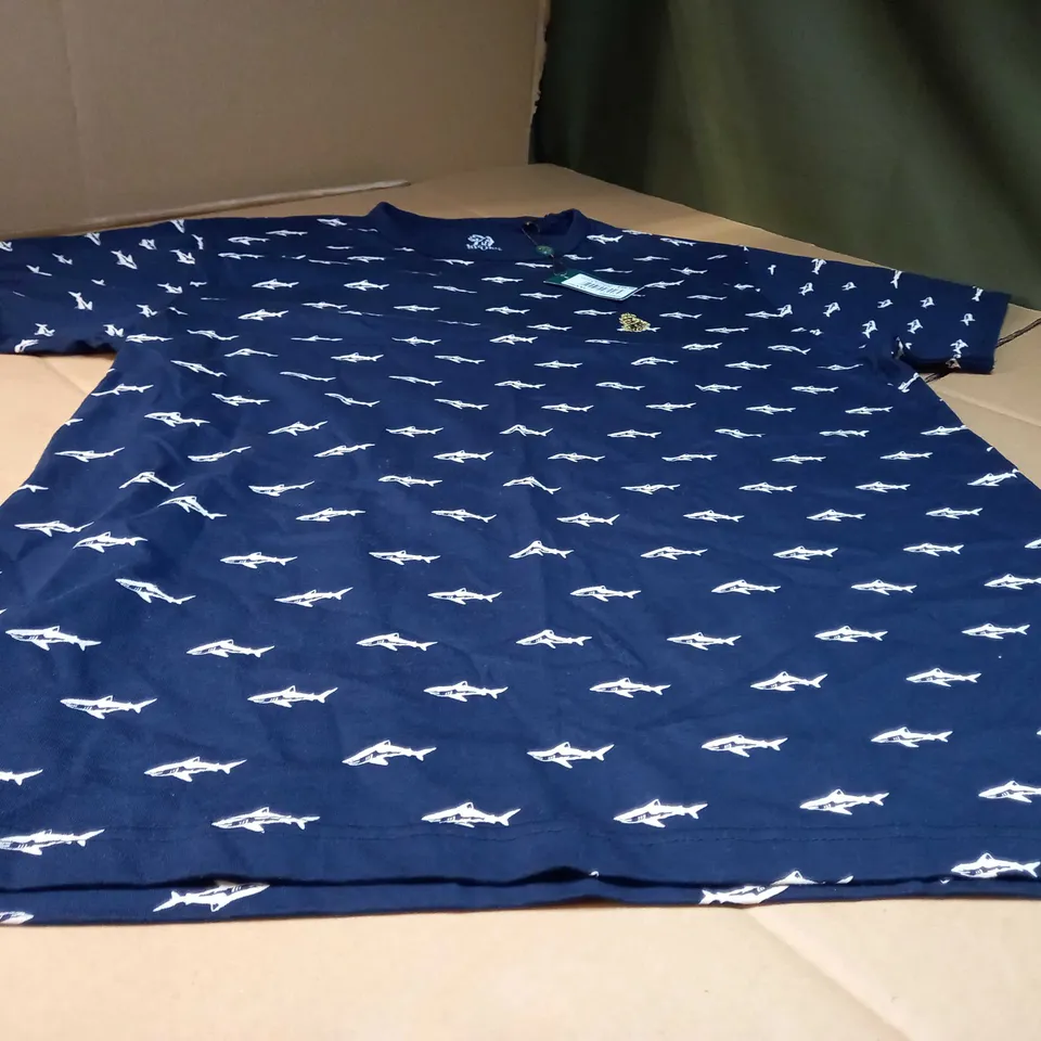 LUKE SPORT NAVY/LOGO SHARK T-SHIRT - XXL