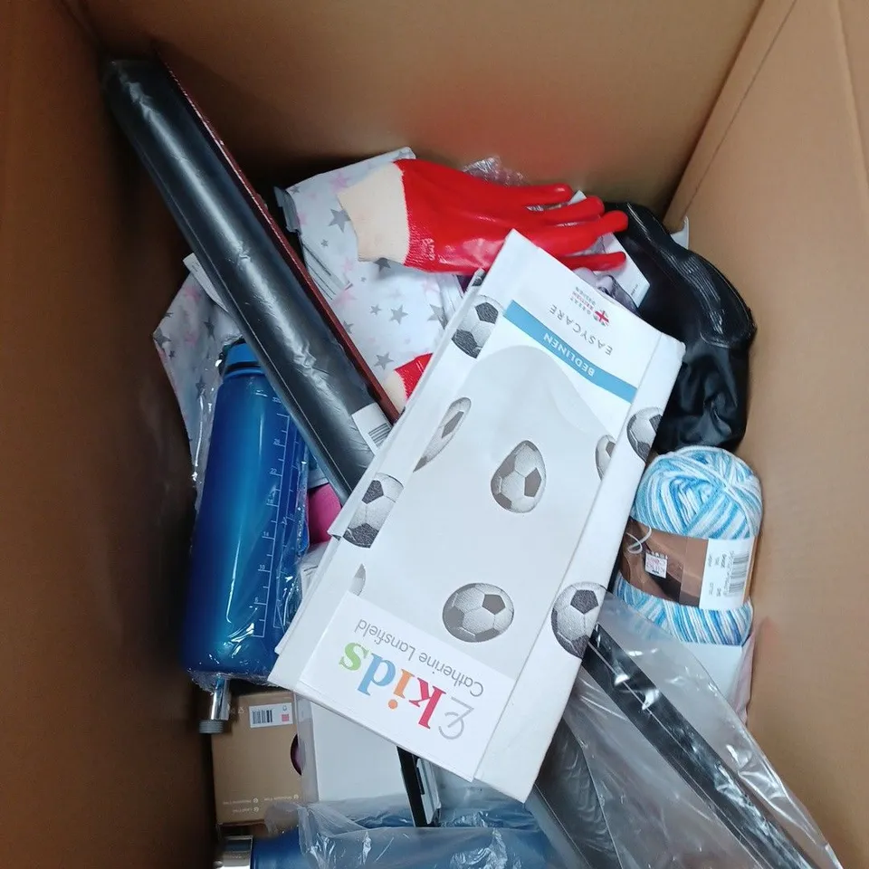 LOT TO CONTAIN 25 ASSORTED HOUSEHOLD PRODUCTS & GOODS, INCLUDES WATER BOTTLE, CHILDRENS BOWL & FISHING EQUIPMENT ETC 