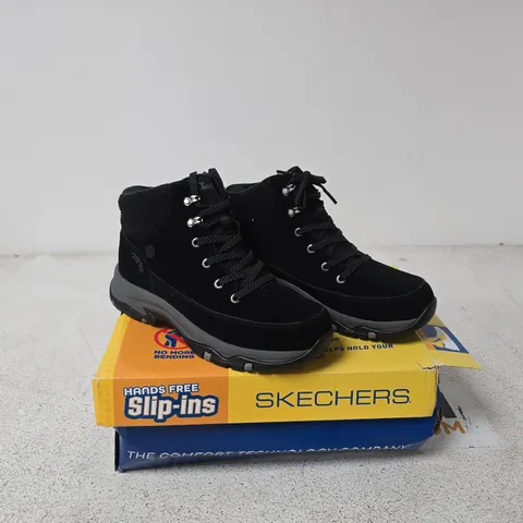 SKECHERS BLACK HIKING BOOTS – MEMORY FOAM INSOLE (BOXED) UK 5.5