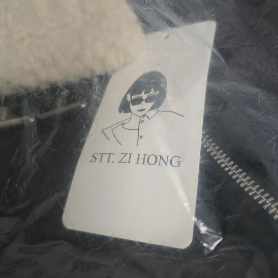 STT ZI HONG BLACK LEATHER BIKER JACKET – BELTED, ZIP POCKETS LARGE