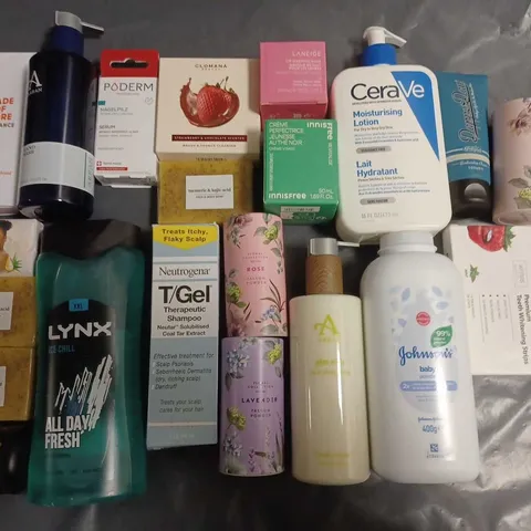 LOT OF APPROXIMATELY 21 ASSORTED HEALTH AND BEAUTY ITEMS TO INCLUDE SCENTED TALCUM POWDER AND CERAVE MOISTURISING LOTION