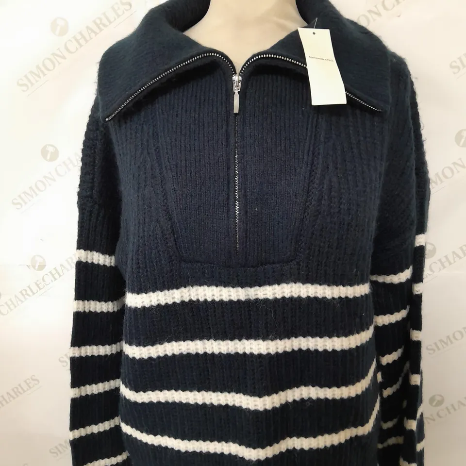 ABERCROMBIE & FITCH HIGH NECK FLEECE IN BLUE & WHITE - SIZE MEDIUM