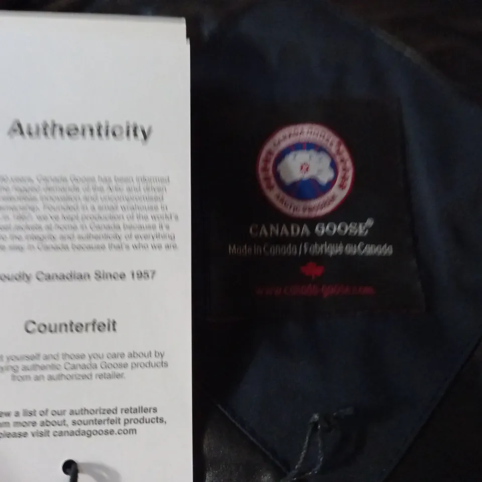 CANADA GOOSE INSULATED BODY WARMER IN BLACK - XXL