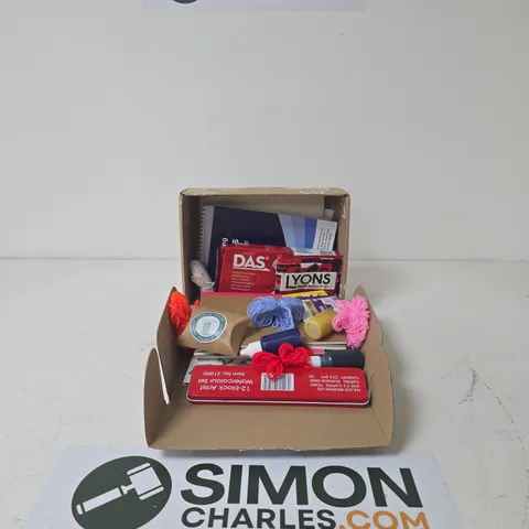 CRAFT KIT WITH ASSORTED YARN , CLAY AND ACCESSORIES 