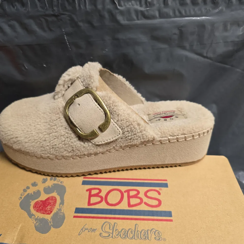 SKECHERS BOBS FROM SKECHERS MEMORY FOAM SLIPPERS – WOMEN'S, BEIGE, VEGAN (UK 3 / EU 36)