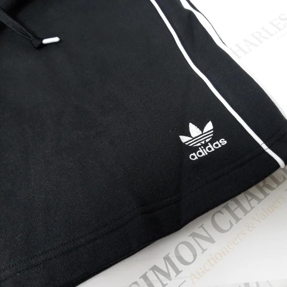 ADIDAS STRIPE SHORTS IN BLACK - UK MEDIUM