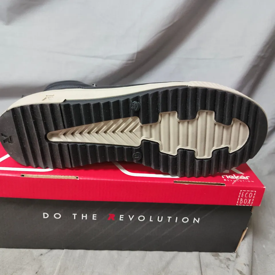 BOXED PAIR OF RIEKER SIDE ZIP TRAINER BOOT -UK SIZE 7.5