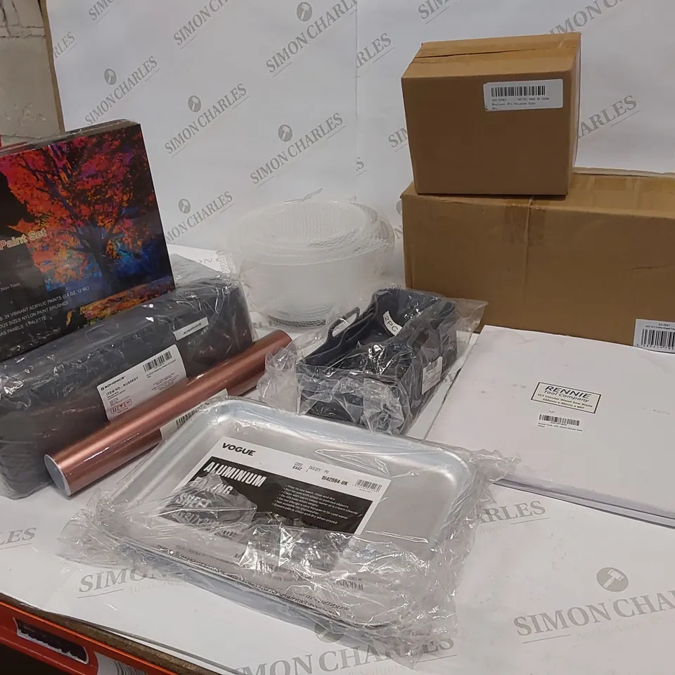 10 BRAND NEW ITEMS TO INCLUDE: SET OF THREE TEA/COFFEE-SUGAR, 2PC HALLOWEEN GLASSES, ALUMINIUM BAKING SHEET, 2 X GREY RUBBER STORAGE TRAYS