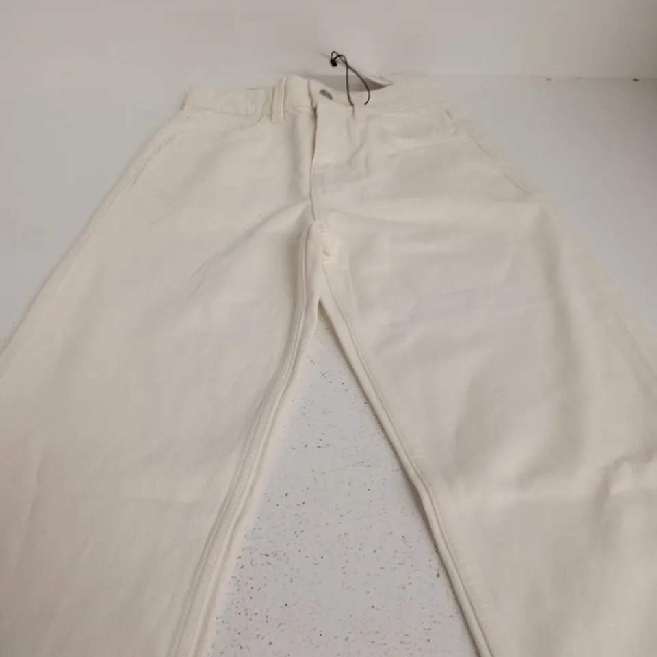 BERSHKA WOMEN'S STRAIGHT WIDE WHITE TROUSERS – (EU32)