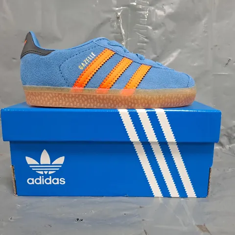 BOXED PAIR OF ADIDAS GAZELLE INFANT SHOES IN BLUE/ORANGE SIZE UK 8