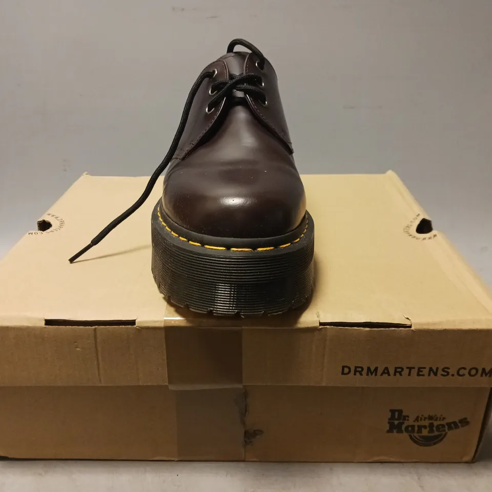 BOXED PAIR OF DR MARTENS 1461 QUAD SHOES IN BURGUNDY UK SIZE 10