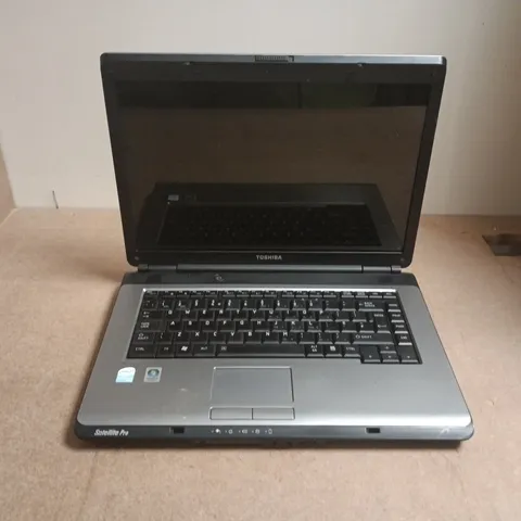 TOSHIBA SATELLITE PRO L300 - 19Q LAPTOP