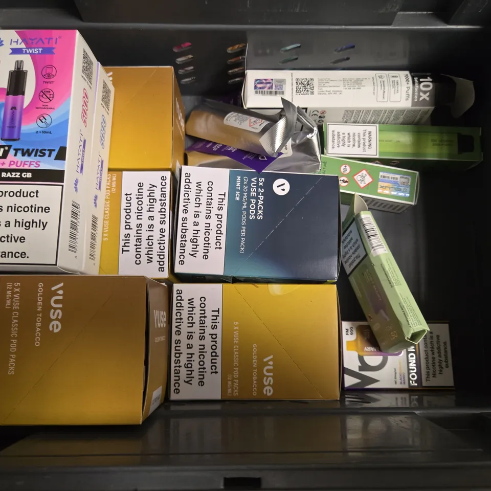 APPROXIMATELY 25 ASSORTED E-CIGARETTE PRODUCTS TO INCLUDE - LOST MARY AND VUSE