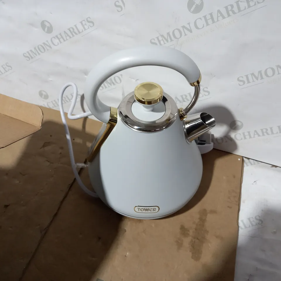 TOWER CAVALETTO PYRAMID KETTLE