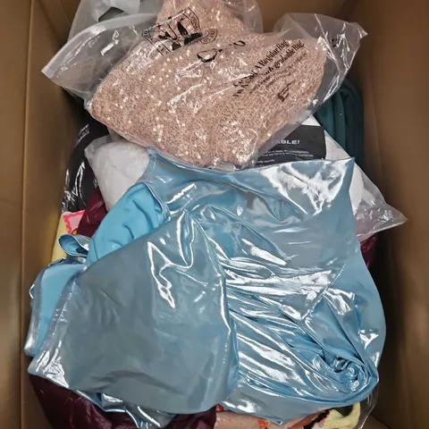LARGE BOX OF APPROXIMATELY 20 ASSORTED CLOTHING ITEMS IN VARIOUS SIZES, STYLES AND COLOUR