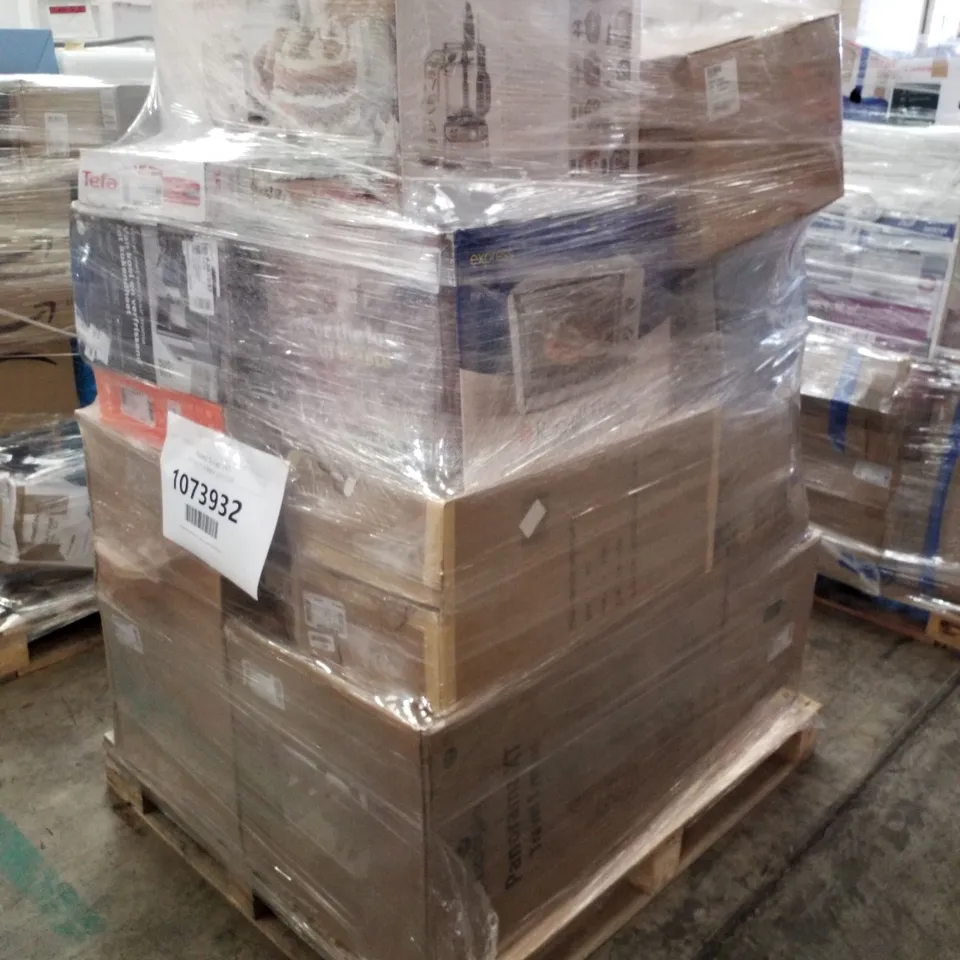 PALLET OF APPROXIMATELY 23 UNPROCESSED RAW RETURN HOUSEHOLD AND ELECTRICAL GOODS TO INCLUDE;