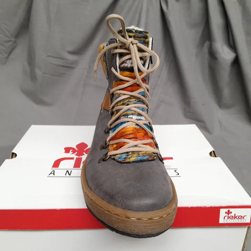BOXED PAIR OF RIEKER FLEECE LINING BOOTS IN GREY - UK 6