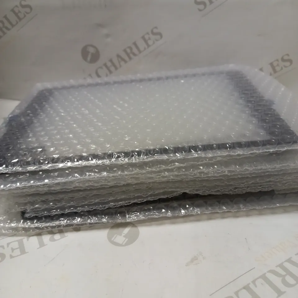 LOT OF APPROX 10 IPAD 6 SCREEN PROTECTORS - BLACK