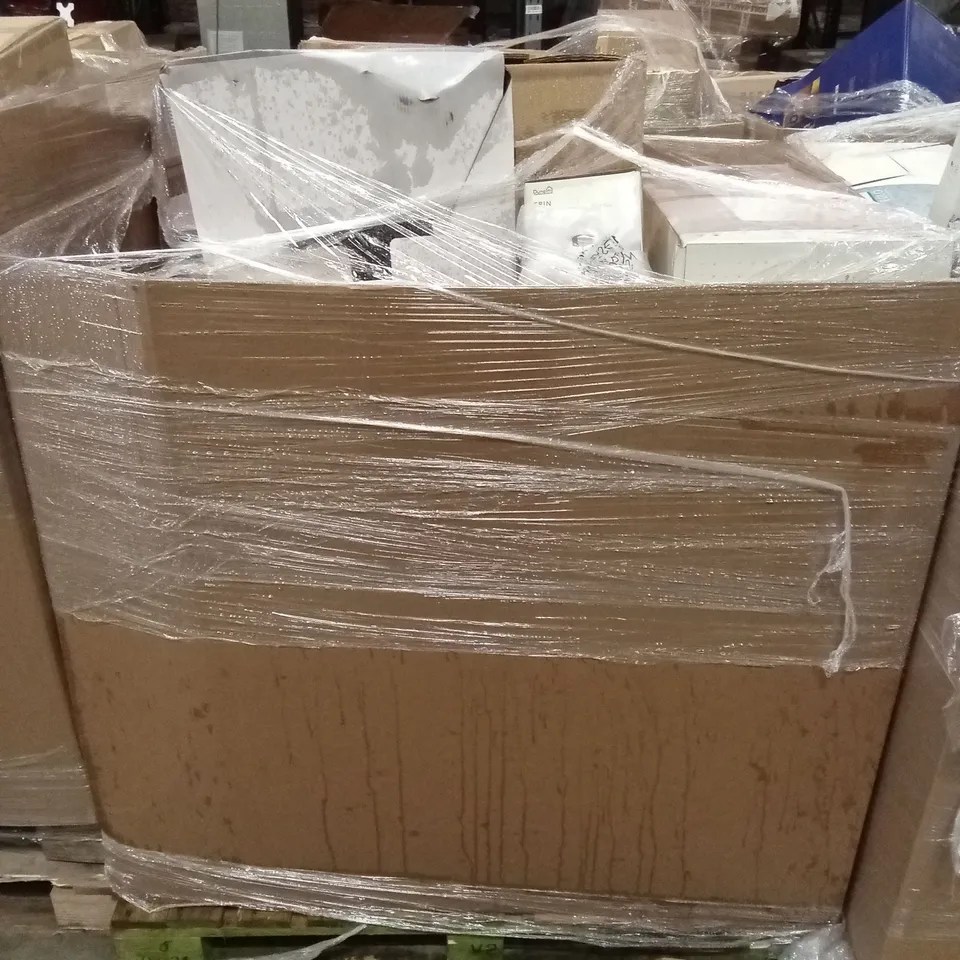 PALLET OF APPROXIMATELY 15 ASSORTED INDOOR LIGHTING PRODUCTS