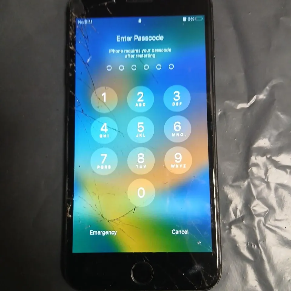 APPLE IPHONE WITH DUAL CAMERAS, BLACK – CRACKED FRONT & BACK 