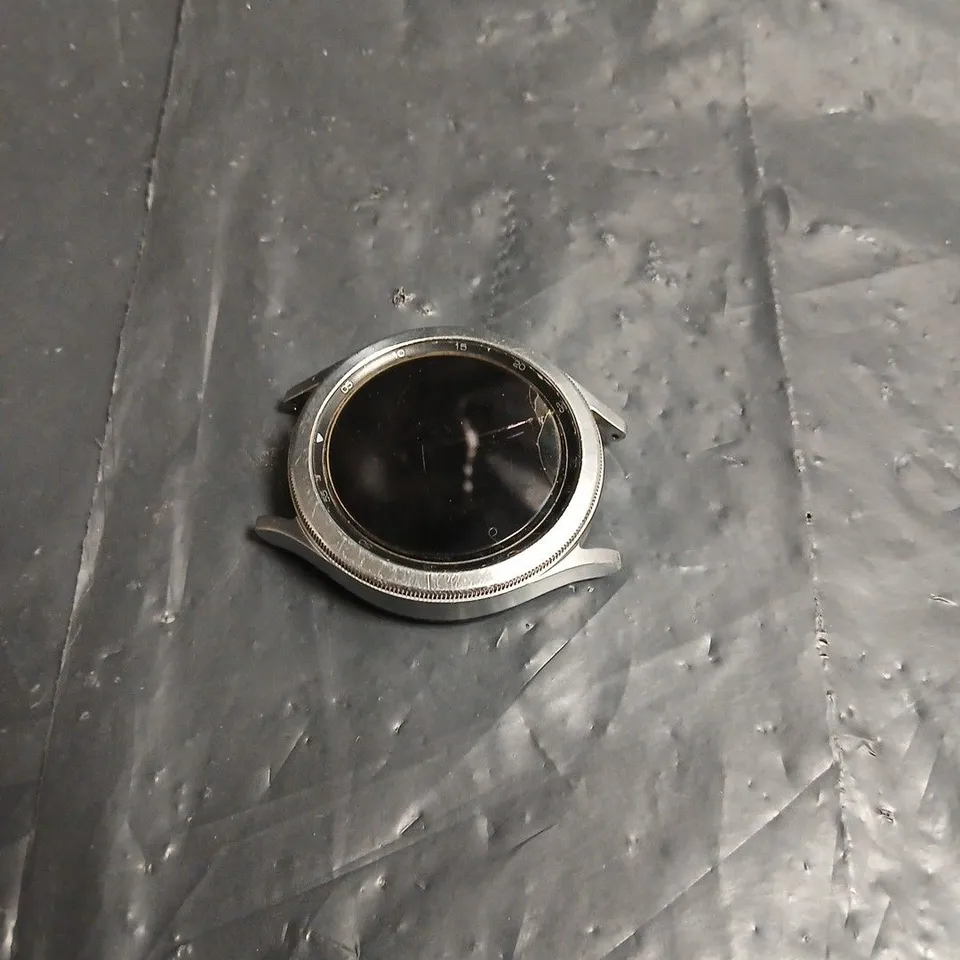 SAMSUNG GALAXY WATCH 4 SM-R895F – NO STRAP