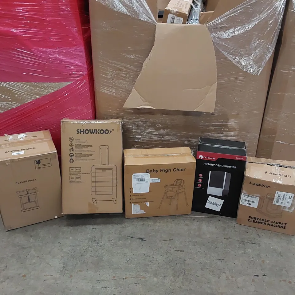 PALLET OF ASSORTED ITEMS INCLUDING: CARPET CLEANER MACHINE, ROTARY DEHUMIDIFIER, 6L FRUIT PRESS, SUITCASE, HIGH CHAIR