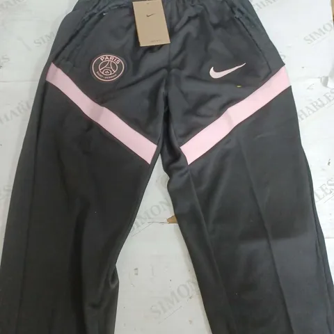 NIKE PARIS SAINT GERMAN BLACK TRACKSUIT - SIZE 18