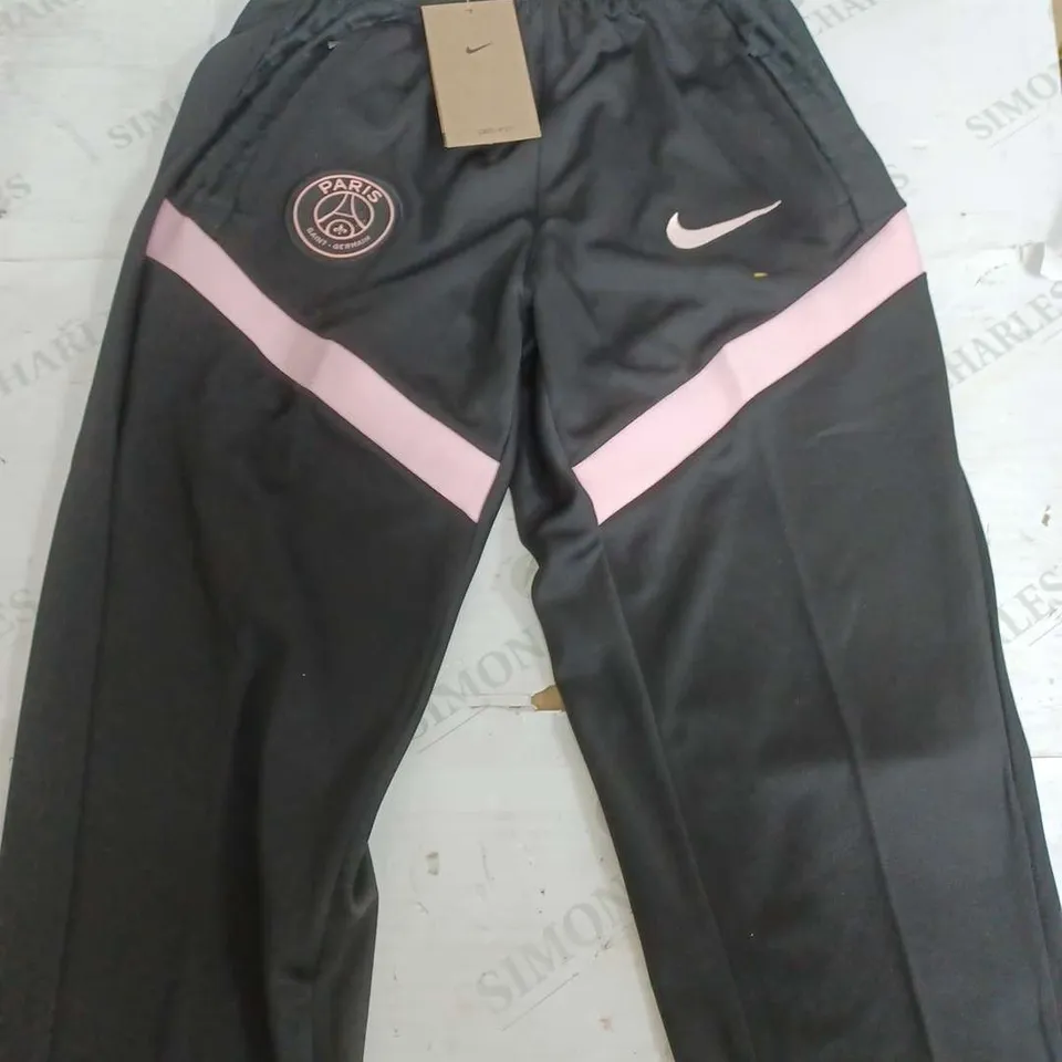 NIKE PARIS SAINT GERMAN BLACK TRACKSUIT - SIZE 18