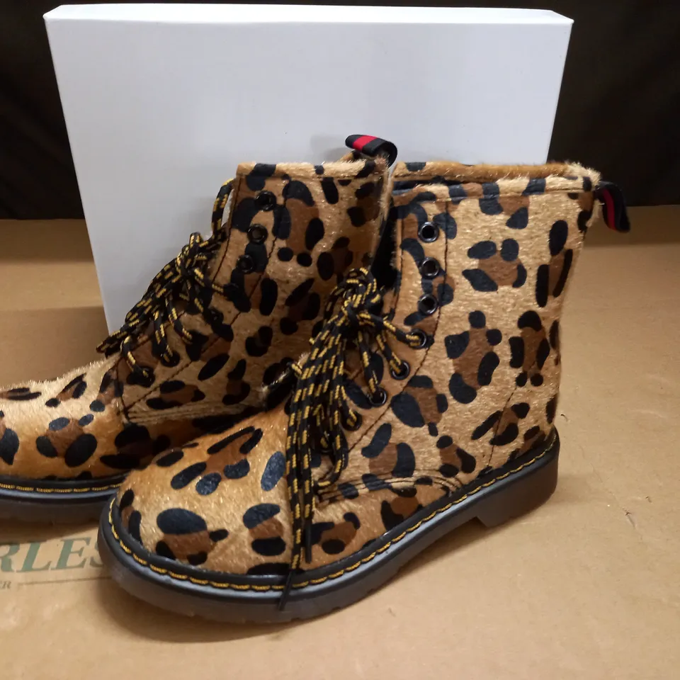 PAIR OF LEOPARD PRINT BOOTS - 36