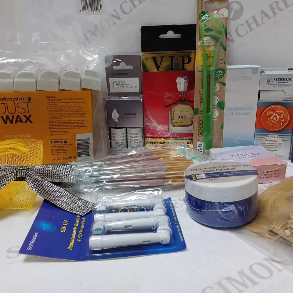 LOT OF APPROX 10 ASSORTED BEAUTY PRODUCTS TO INCLUDE SALON SYSTEM JUST WAX, CLARINS MEN GEL, TOOTHBRUSH REPLACEMENT HEADS, ETC 