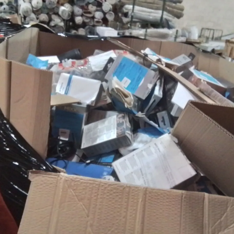 PALLET OF ELTRONIC PHONE ITEMS SUCH AS;POWERBANKS,EARPHONES,FITNESS WATCH