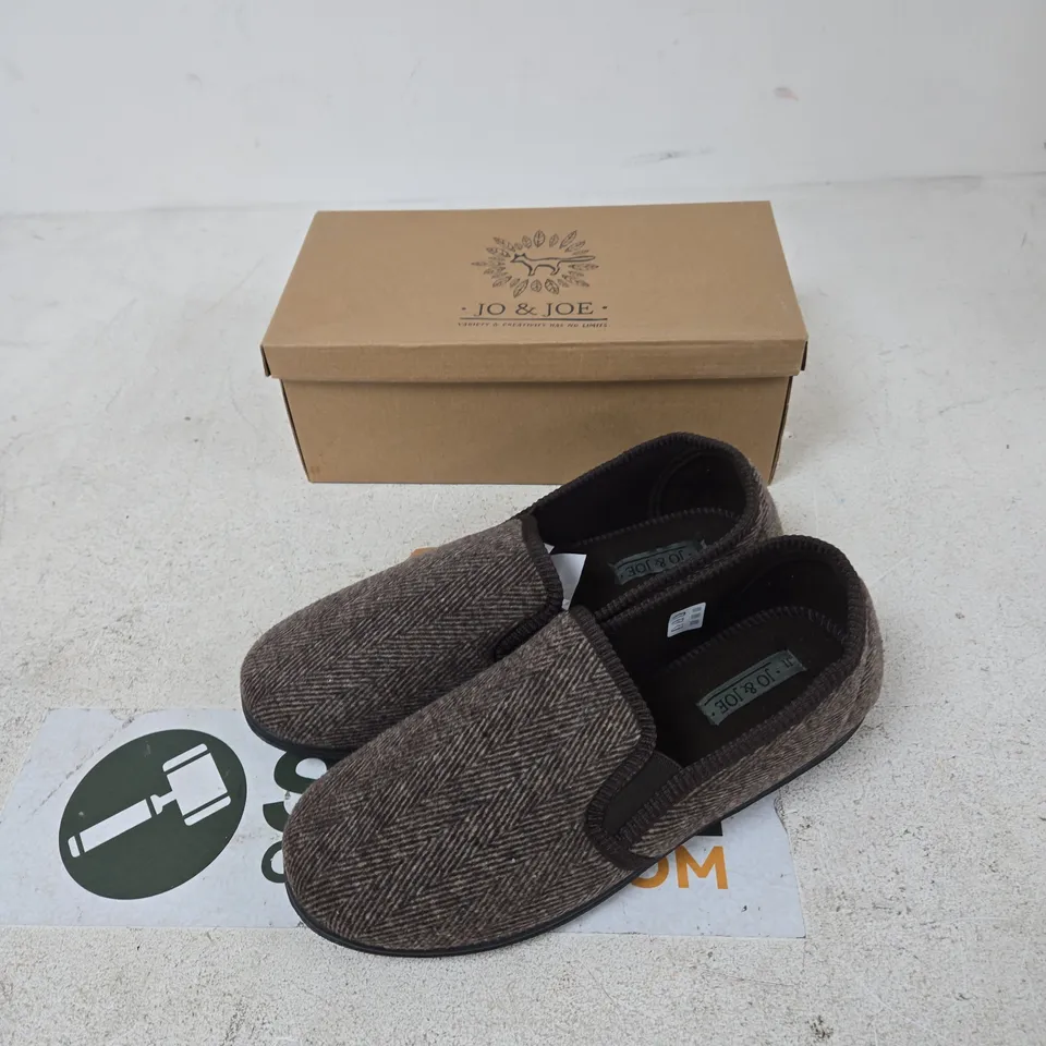 JO & JOE HAIG BROWN WIDE FIT SLIP-ON SHOES – UK SIZE 11