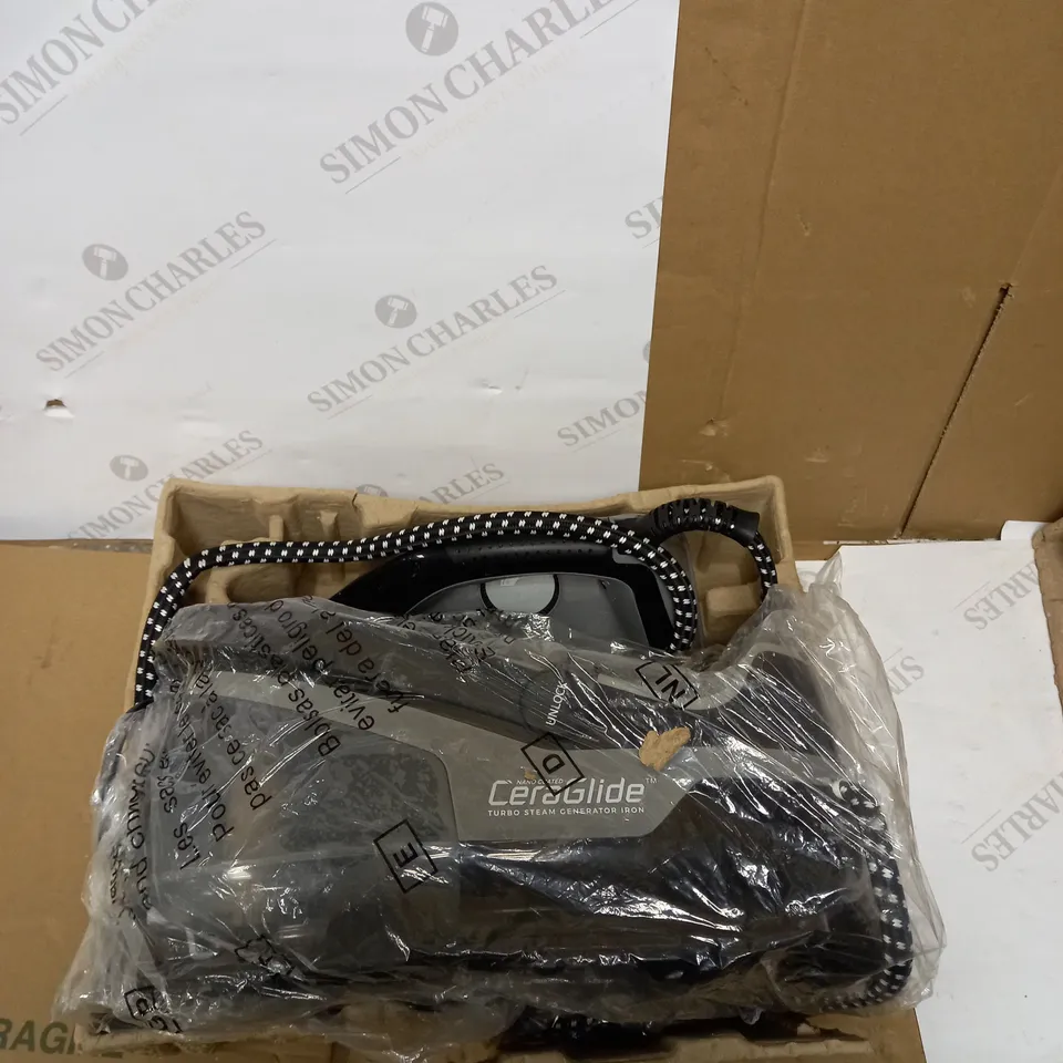 TOWER CERAGLIDE 2700W STEAM GENERATOR IRON
