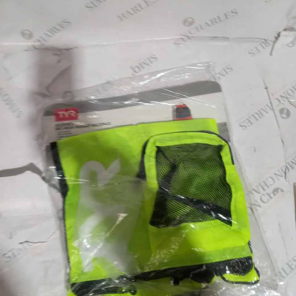 BOX OF ASSORTED HOUSEHOLD ITEMS TO INCLUDE BAGS, BACKPACKS, PILLOWS ETC 