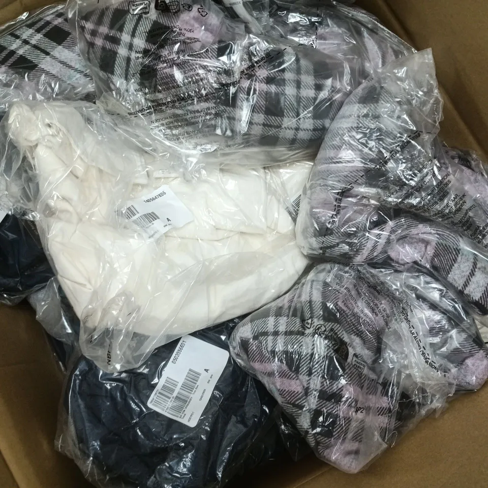 APPROXIMATELY 35 ASSORTED CLOTHING ITEMS IN VARIOUS SIZES, COLOURS & STYLES TO INCLUDE BRANDS SUCH AS KIM&CO, KIPLING, IZABEL LONDON, ETC - COLLECTION ONLY