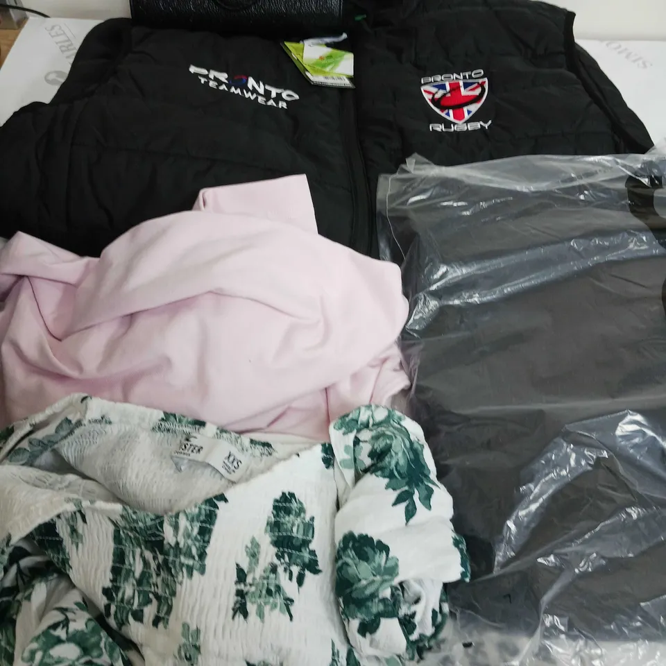 BOX OF APPROXIMATELY 15 ASSORTED ITEMS TO INCLUDE PURSE, RUGBY GILET, JACKET ETC