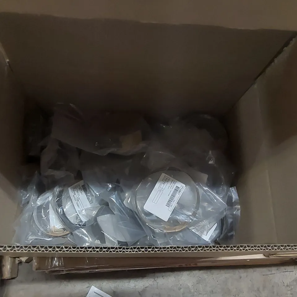 PALLET CONTAINING A LARGE QUANTITY OF ASSORTED FURNITURE PANELS INCLUDING: WORKTOPS ECT