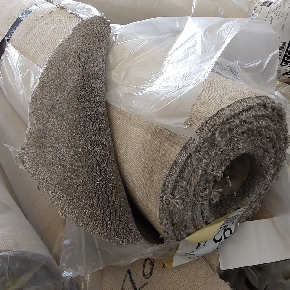 ROLL OF QUALITY ULTIMATE IMPRESSIONS HARBOUR CARPET // SIZE: APPROX 4 X 4.15m