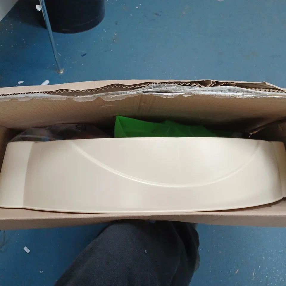 BOXED LITTLE TIKES FOUNTAIN FACTORY WATER TABLE WITH TOYS, ACCESSORIES AND INSTRUCTIONS RRP £70