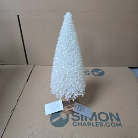 BOX OF APPROXIMATELY 6 GISELA GRAHAM LONDON WHITE BOTTLEBRUSH CHRISTMAS TREE, ON A WOODEN BASE