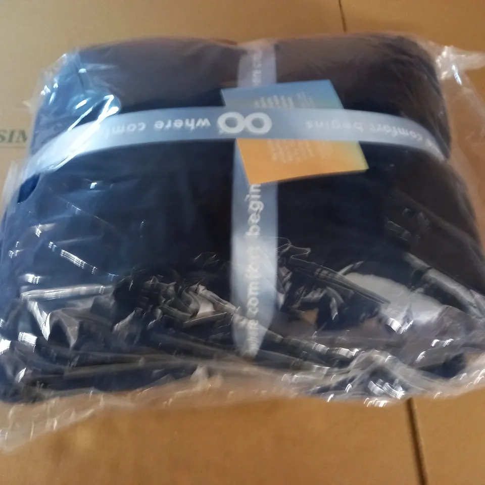 BAGGED NAVY HOODED BLANKET - ONE SIZE