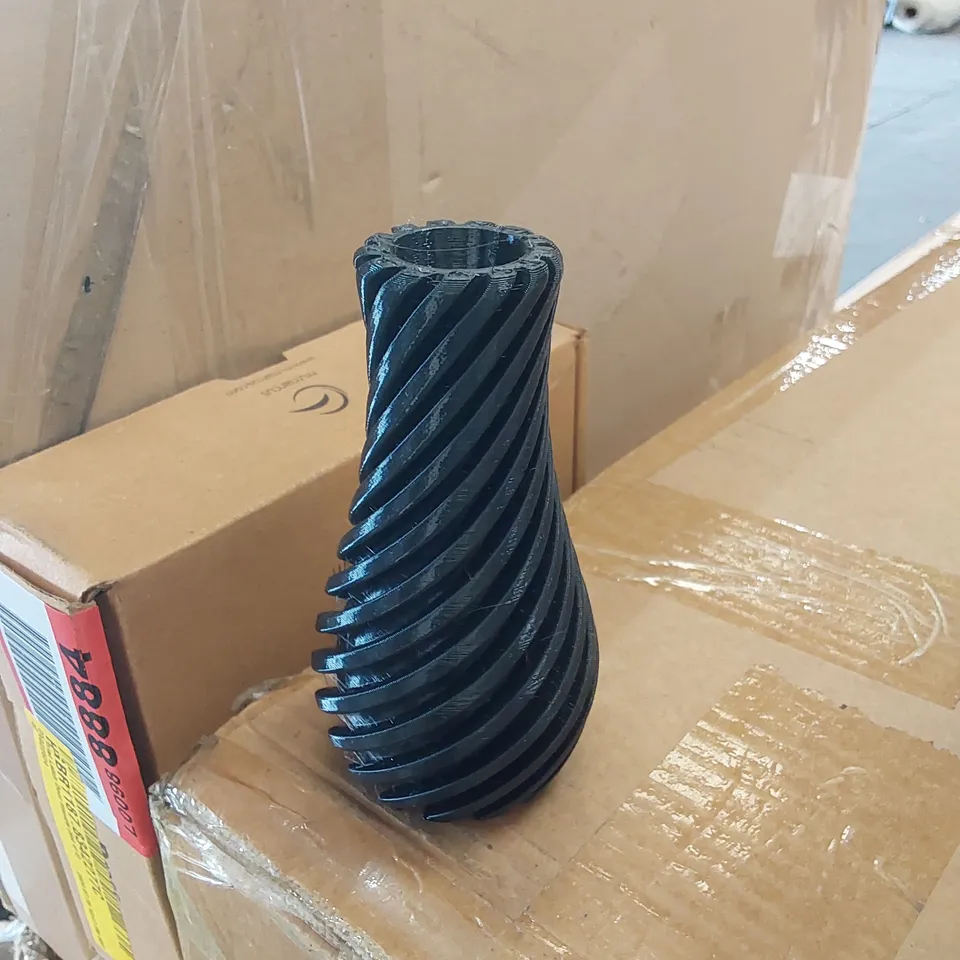 BOXED ALLPHIN HANDMADE TABLE VASE 