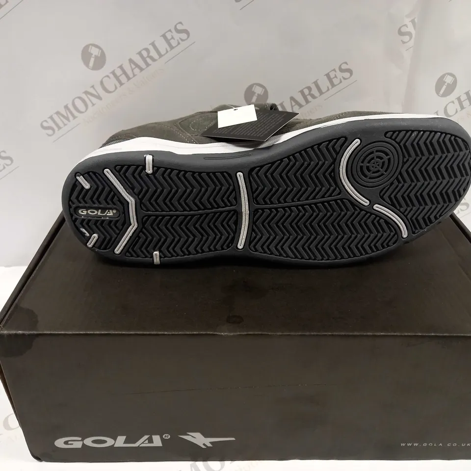 BOXED PAIR OF GOLA AMA833 BELMONT SUEDE TWIN BAR SHOES UK SIZE 10