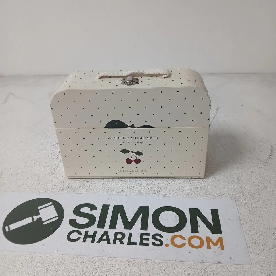 WOODEN MUSIC SET – CHERRY DESIGN, POLKA-DOT CASE WITH HANDLE