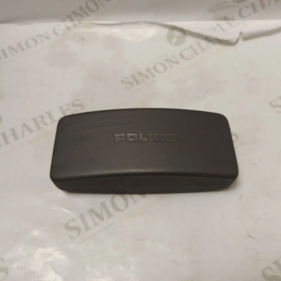 10 POLICE GLASSES CASE - BLACK 