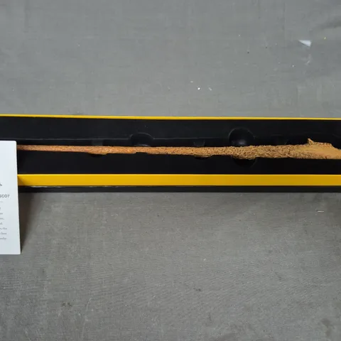 WIZARDING WORLD HARRY POTTER COLLECTIBLE HUFFLEPUFF MASCOT HOUSE WAND