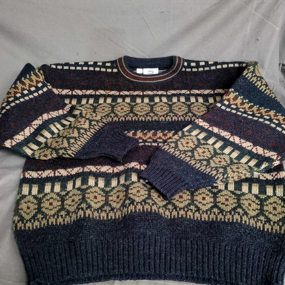 JARGON KNIT SWEATER – NAVY GEOMETRIC FAIRISLE PATTERN, UK L