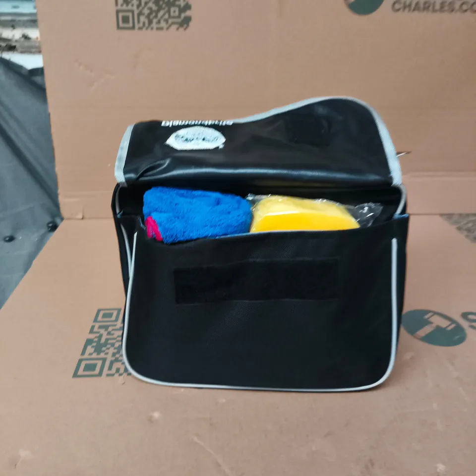 DIAMONDBRITE LEISURE CAR CLEANING KIT IN CARRY CASE
