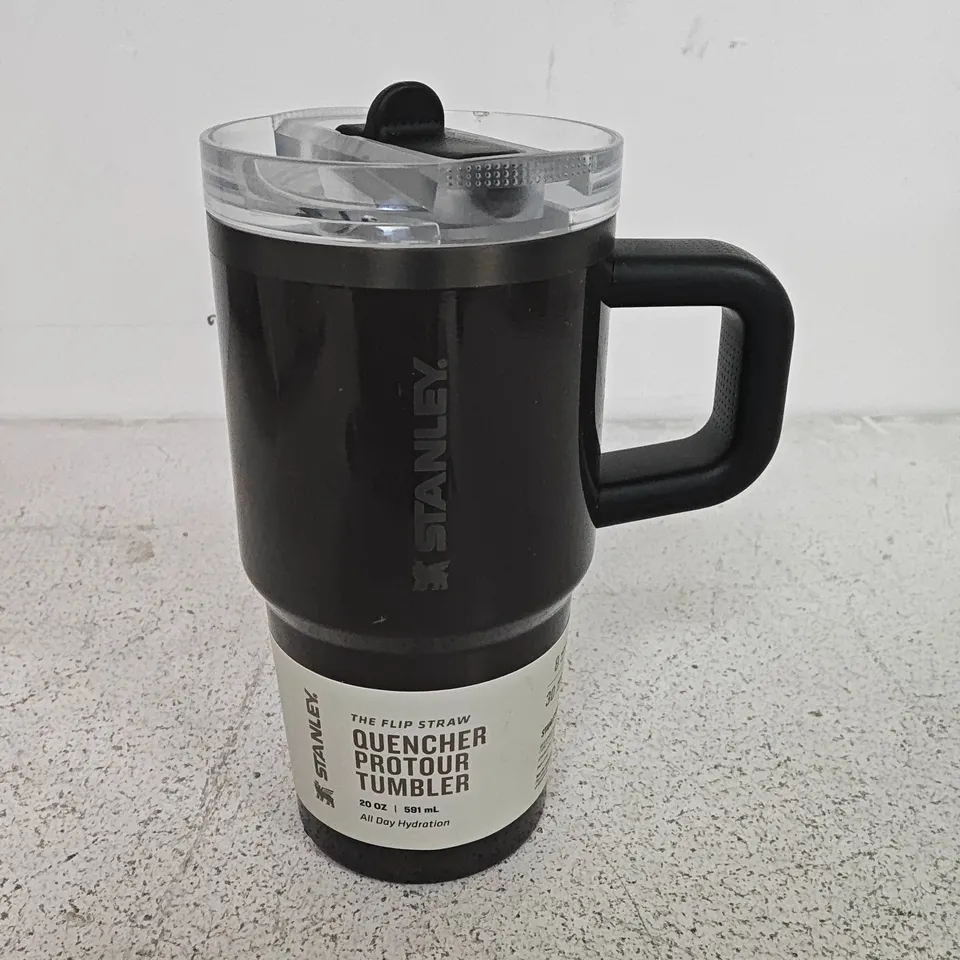 STANLEY QUENCHER FLIP STRAW TUMBLER – 20 OZ / 591 ML – BLACK