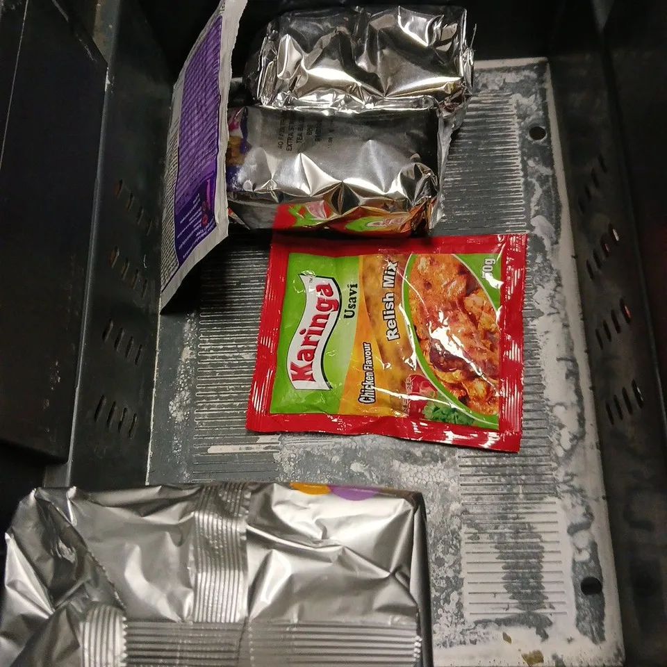 APPROXIMATELY 10 ASSORTED FOOD ITEMS TO INCLUDE - WICKEDLY WELSH CHOCOLATE - LNDT CHOCOLATE - MINI CHEDDERS RED LEICESTER - ETC